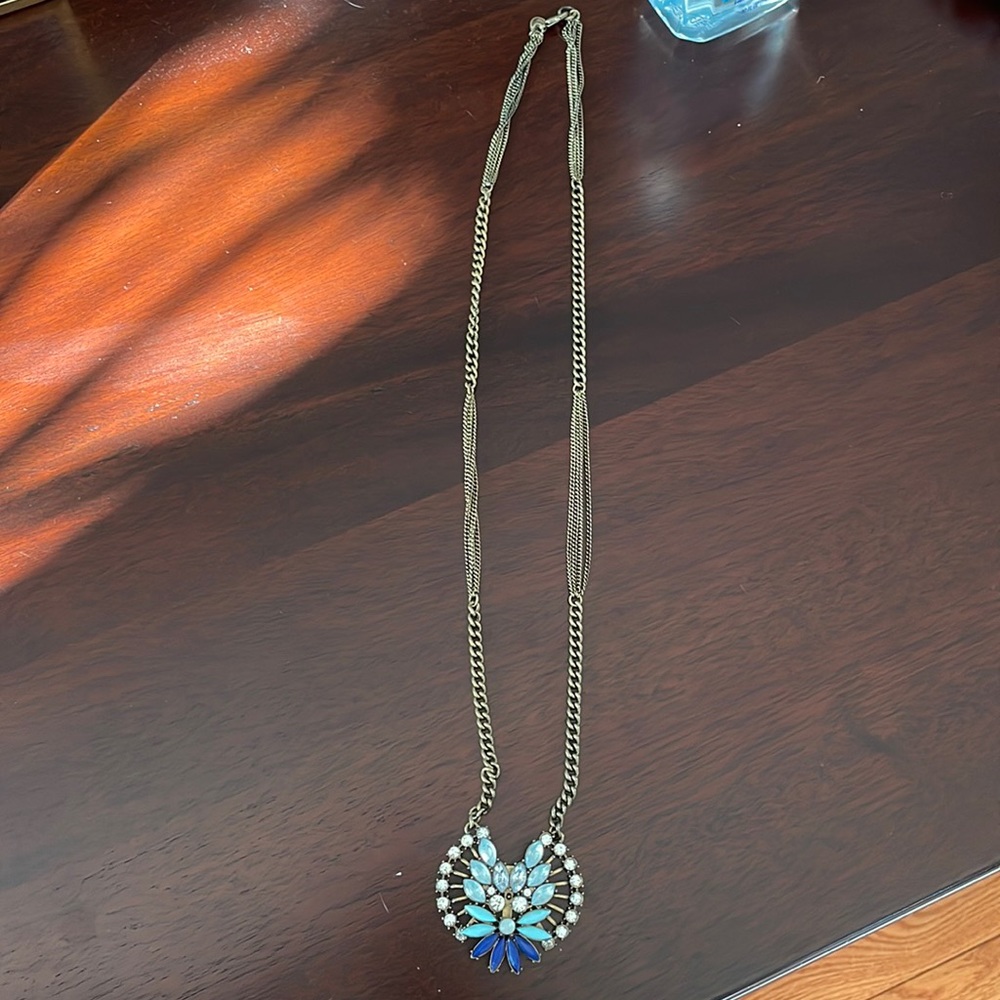 Loft pendant necklace
